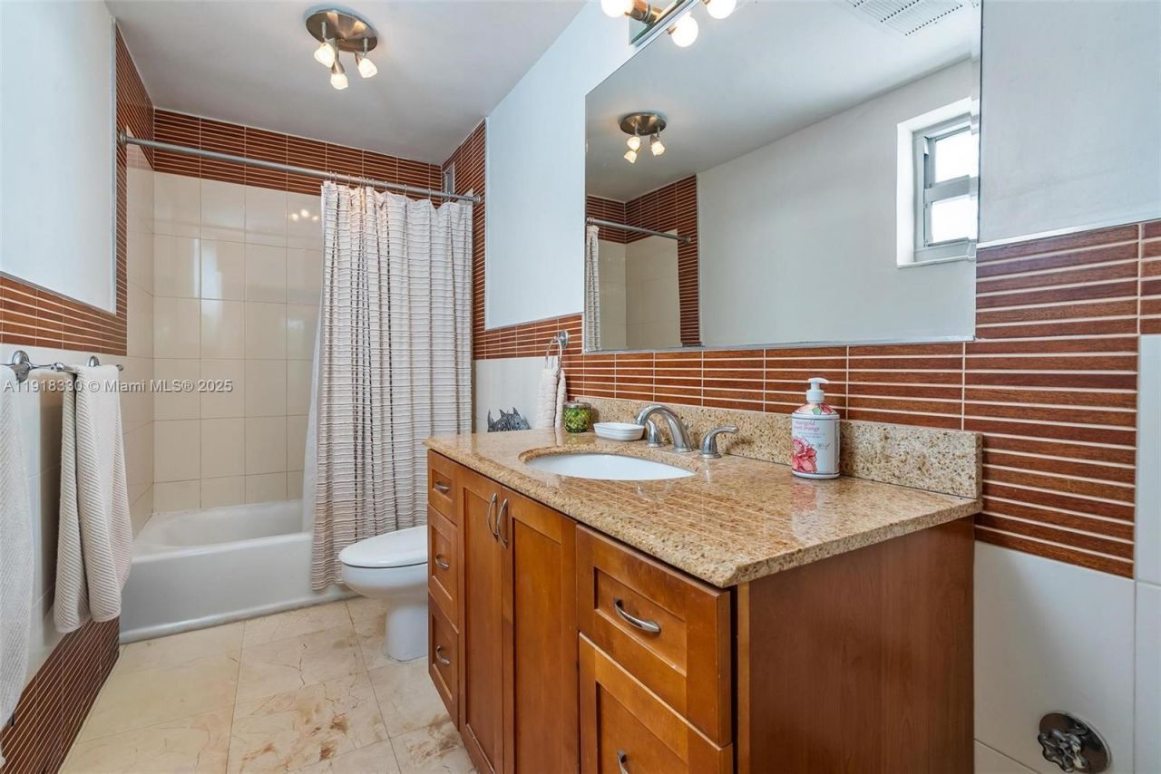 9102 W Bay Harbor Dr, Unit 2-DW, Bay Harbor Islands, FL 33154 Photo