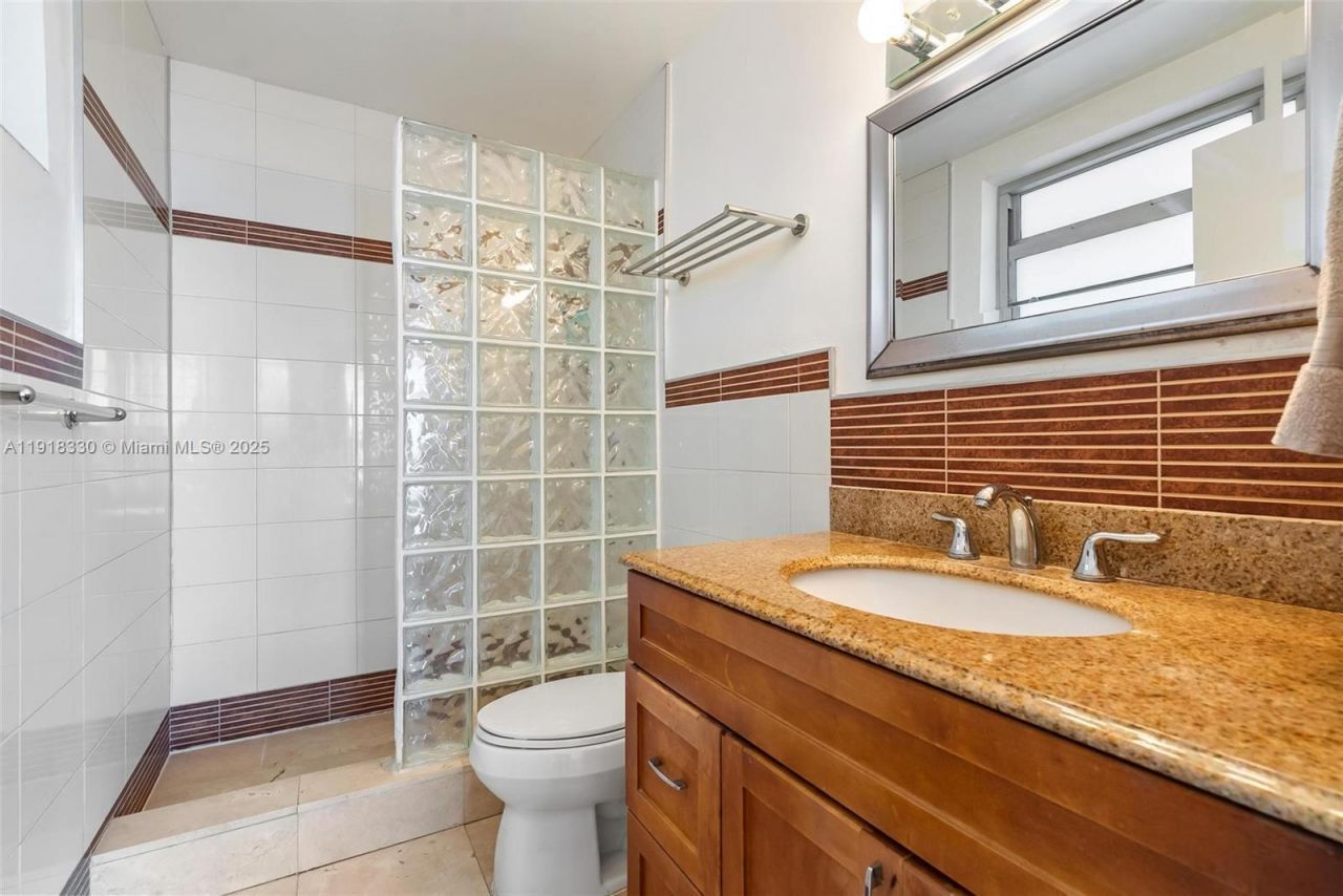 9102 W Bay Harbor Dr, Unit 2-DW, Bay Harbor Islands, FL 33154 Photo