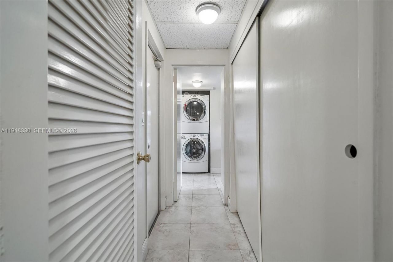 9102 W Bay Harbor Dr, Unit 2-DW, Bay Harbor Islands, FL 33154 Photo