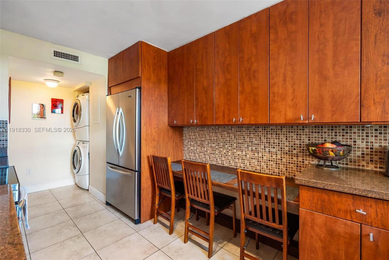 9102 W Bay Harbor Dr, Unit 2-DW, Bay Harbor Islands, FL 33154 Photo