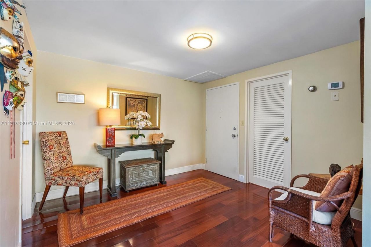 9102 W Bay Harbor Dr, Unit 2-DW, Bay Harbor Islands, FL 33154 Photo