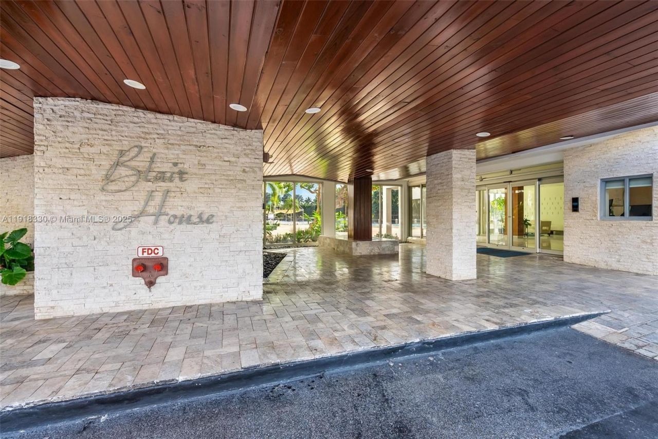 9102 W Bay Harbor Dr, Unit 2-DW, Bay Harbor Islands, FL 33154 Photo