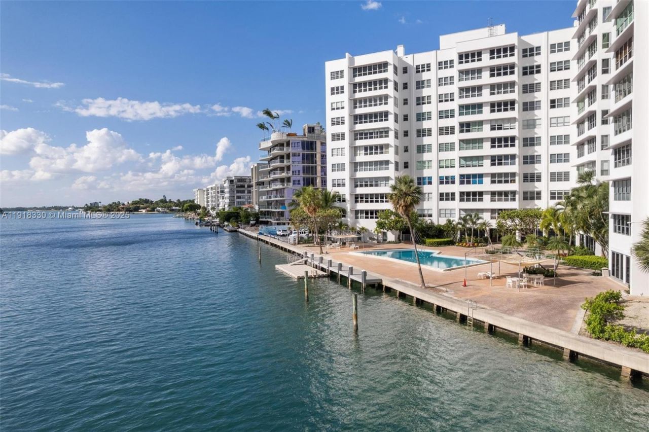 9102 W Bay Harbor Dr, Unit 2-DW, Bay Harbor Islands, FL 33154 Photo