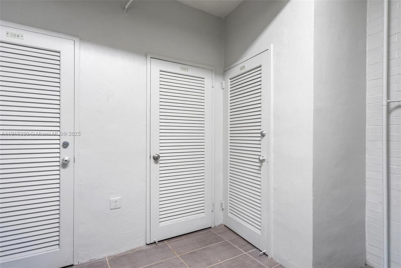 9102 W Bay Harbor Dr, Unit 2-DW, Bay Harbor Islands, FL 33154 Photo