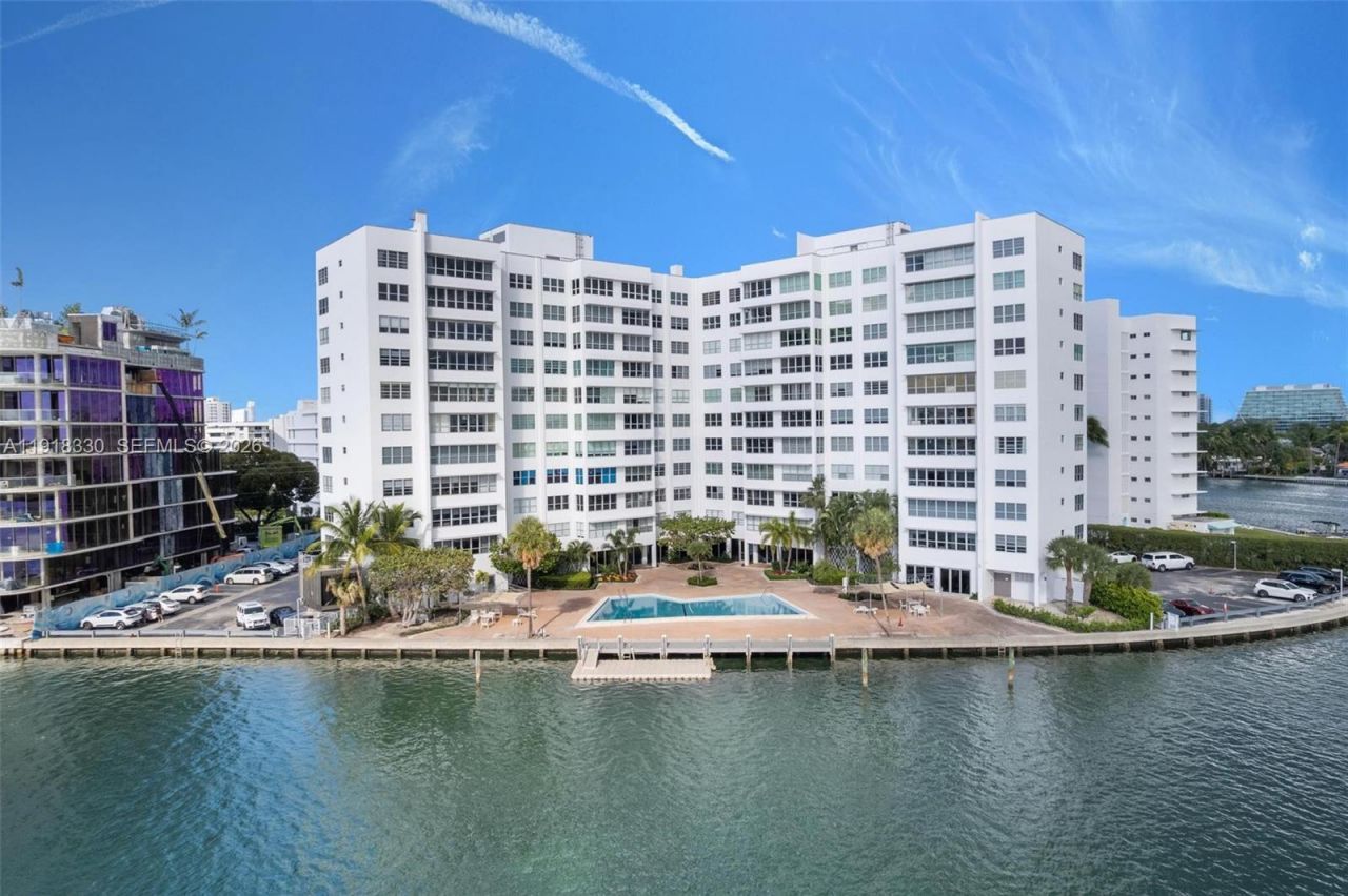 9102 W Bay Harbor Dr, Unit 2-DW, Bay Harbor Islands, FL 33154 Photo