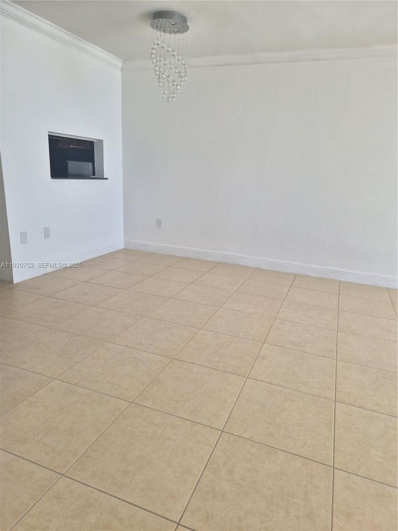 2910 Point East Dr, Unit M610, Aventura, FL 33160 Photo