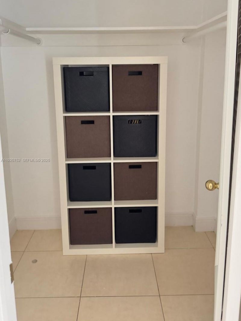 2910 Point East Dr, Unit M610, Aventura, FL 33160 Photo