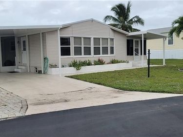 4700 Tahiti DR, BONITA SPRINGS, FL 34134