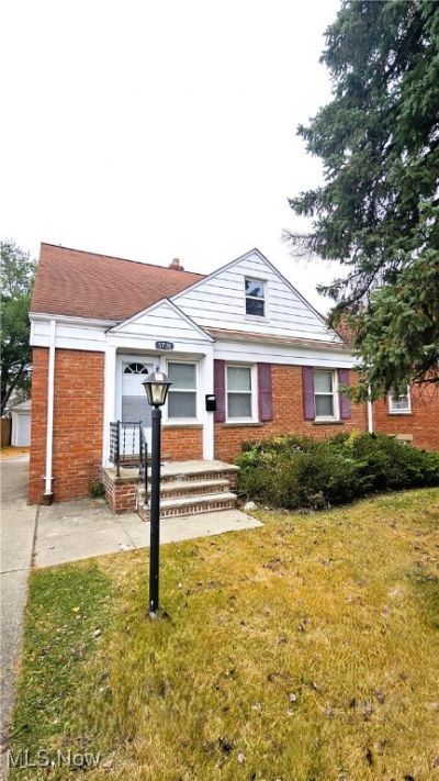 5736 South Boulevard, Maple Heights, OH 44137 Main Photo