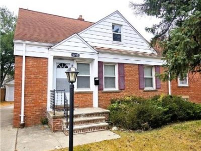 5736 South Boulevard, Maple Heights, OH 44137 Photo 1