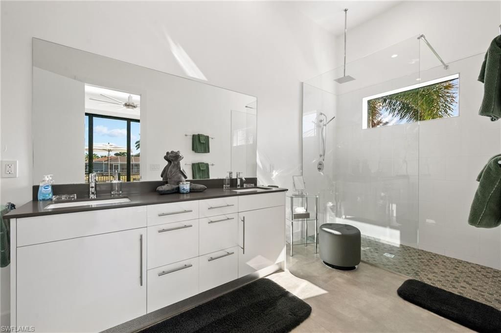 5324 Mayfair Ct, Cape Coral, FL 33904 Photo