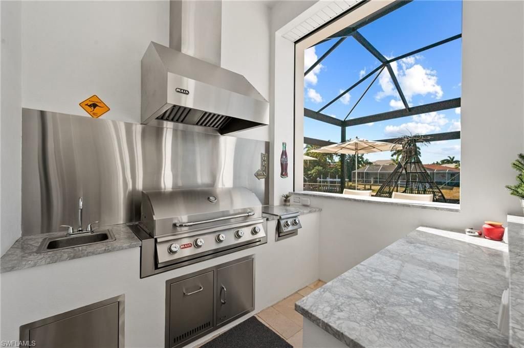 5324 Mayfair Ct, Cape Coral, FL 33904 Photo