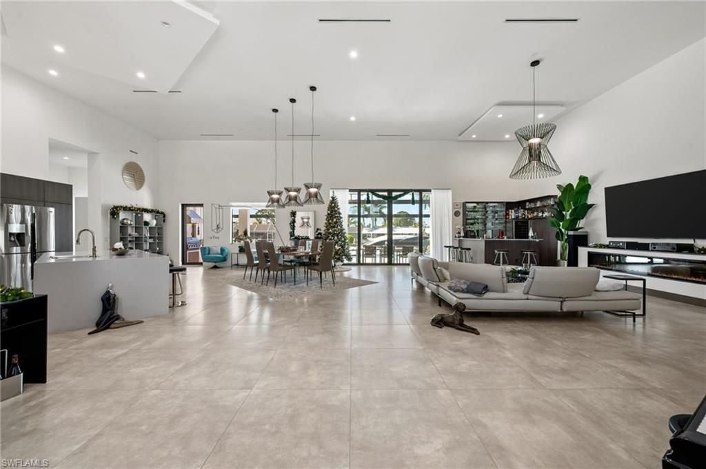 5324 Mayfair Ct, Cape Coral, FL 33904 Photo