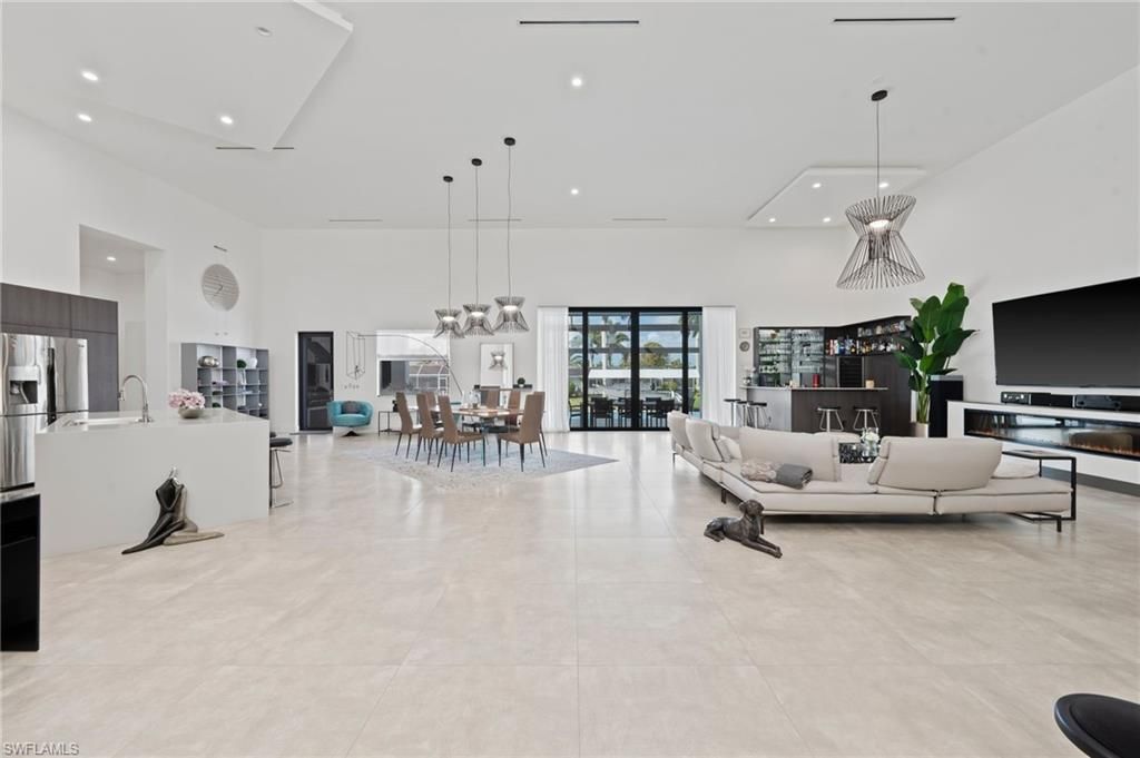 5324 Mayfair Ct, Cape Coral, FL 33904 Photo