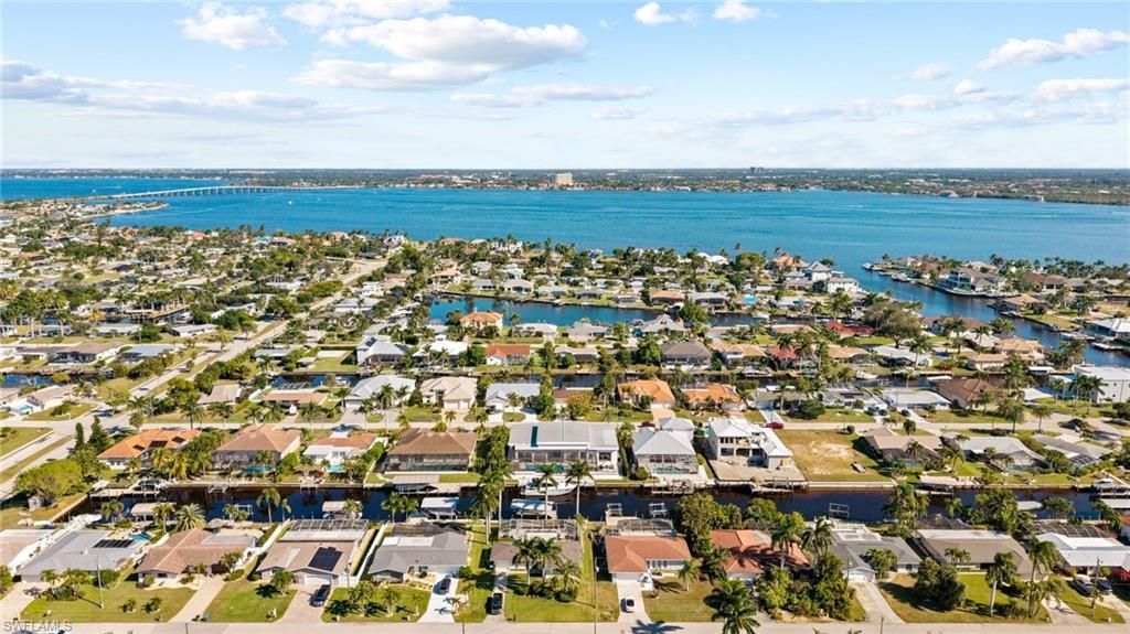 5324 Mayfair Ct, Cape Coral, FL 33904 Photo