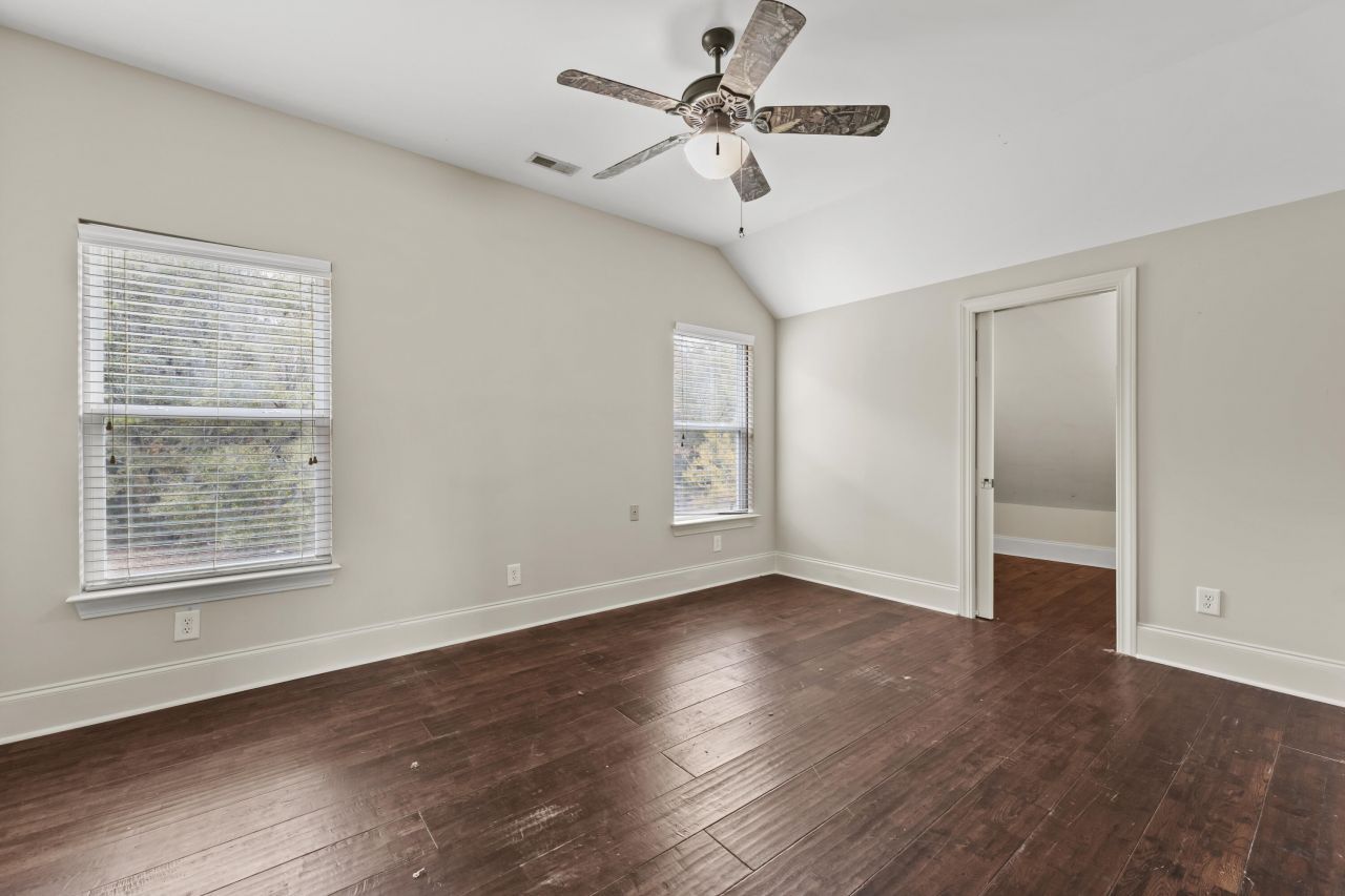 1085 Tobacco Road Photo 13