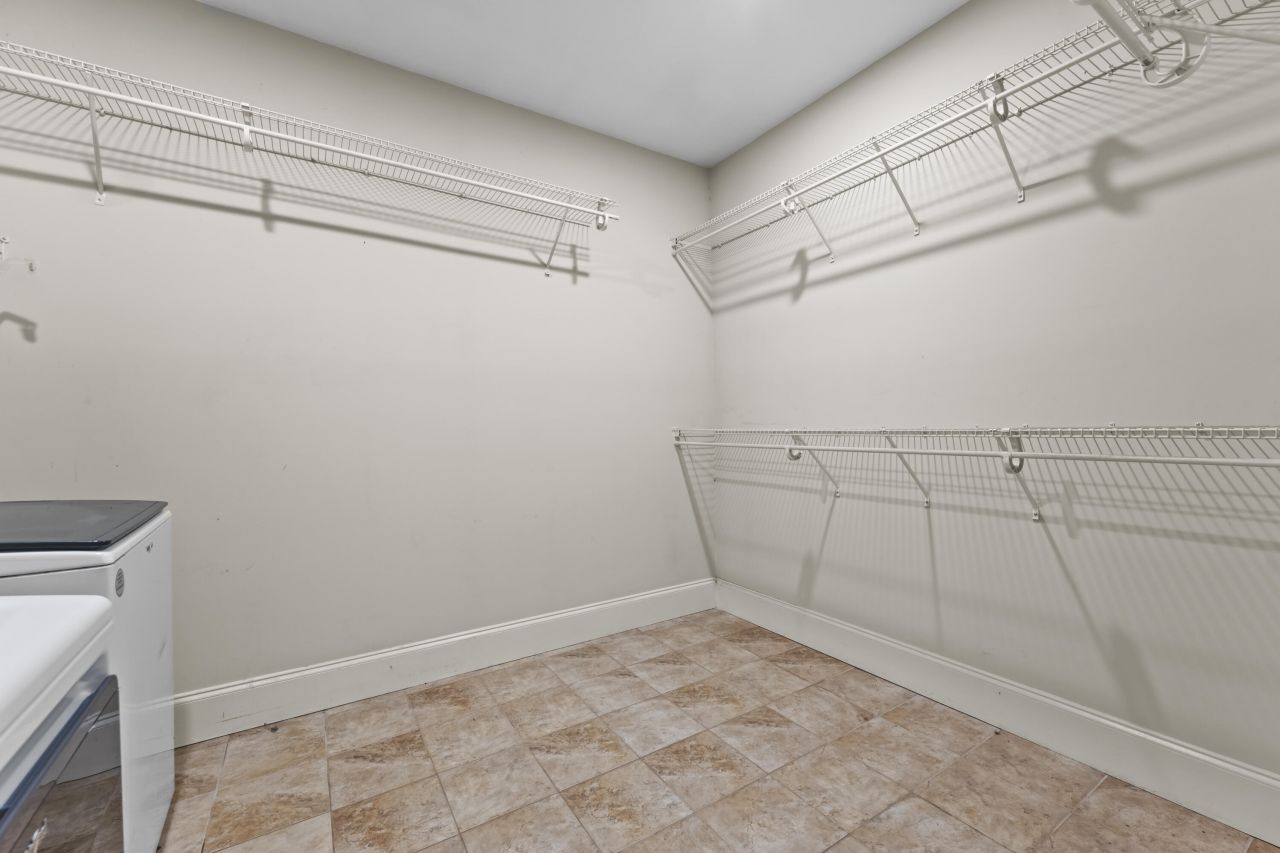 1085 Tobacco Road Photo 17