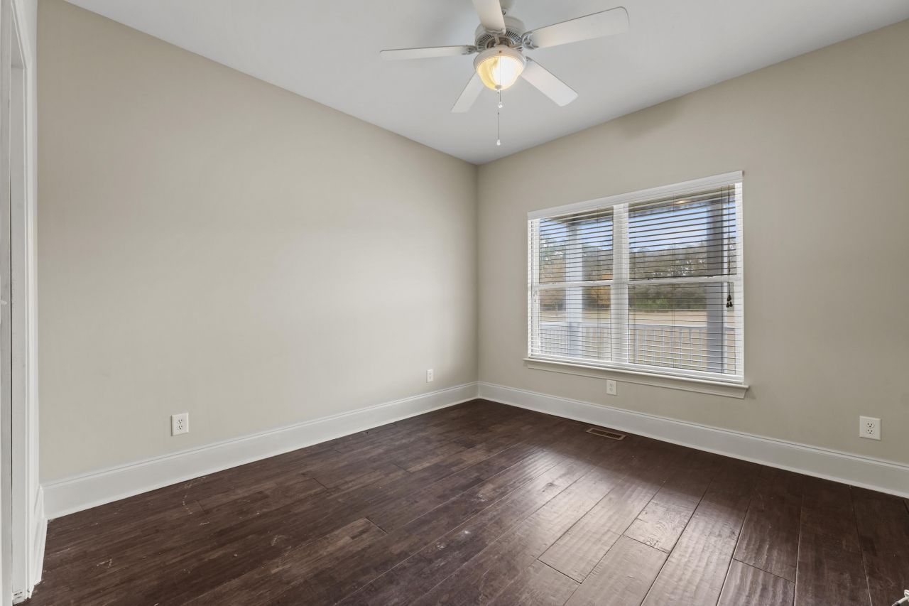 1085 Tobacco Road Photo 21