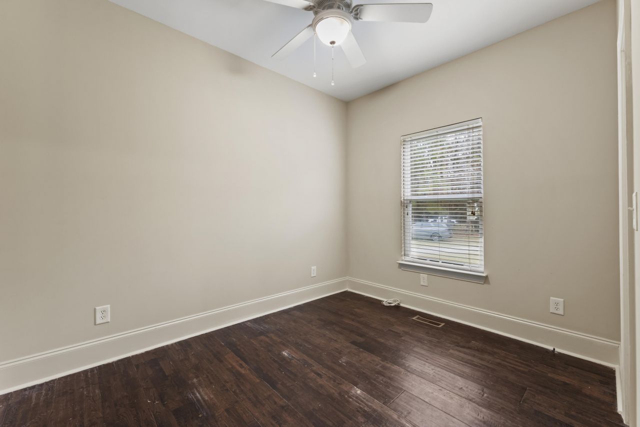 1085 Tobacco Road Photo 23