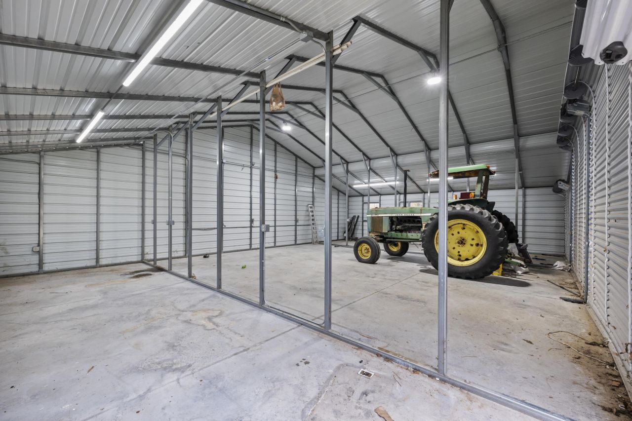 1085 Tobacco Road Photo 31