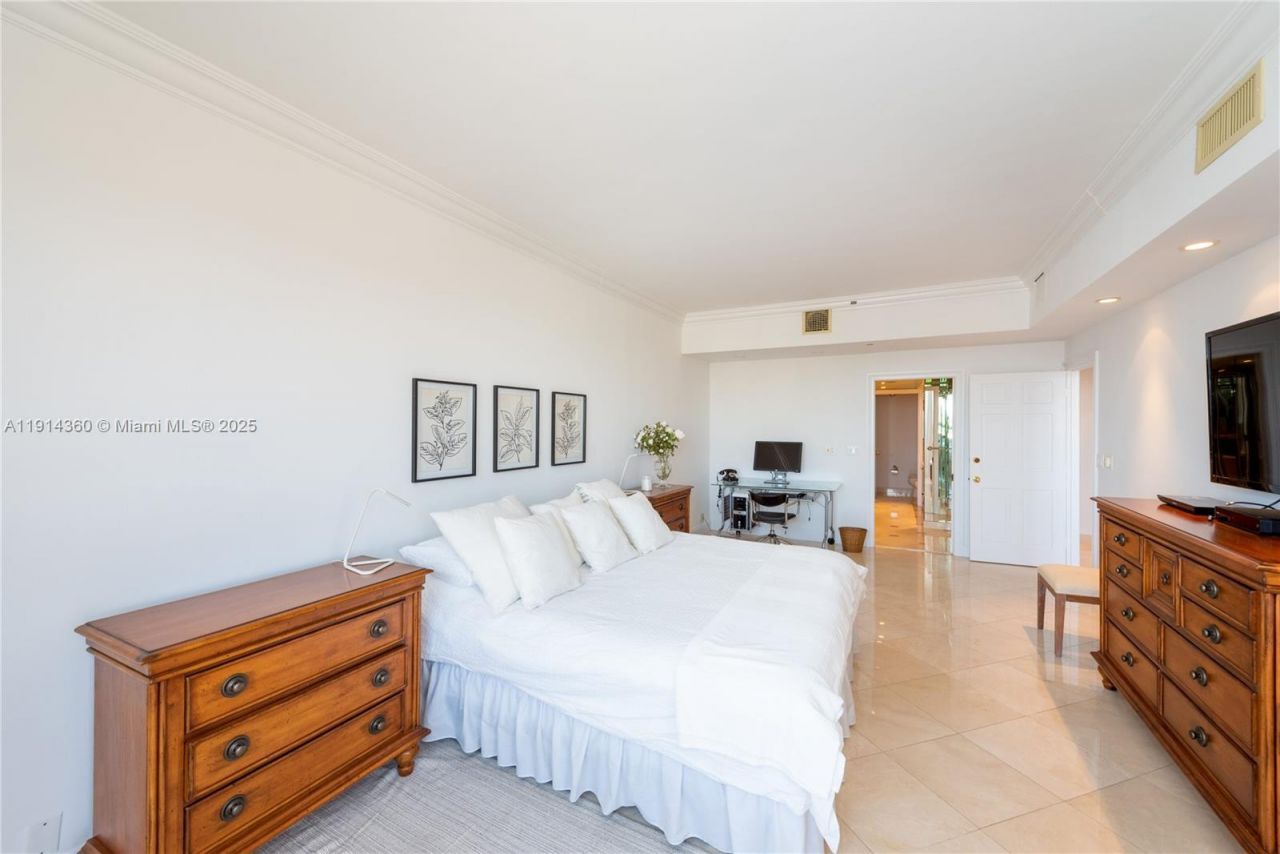 151 Crandon Blvd, Unit 1036, Key Biscayne, FL 33149 Photo