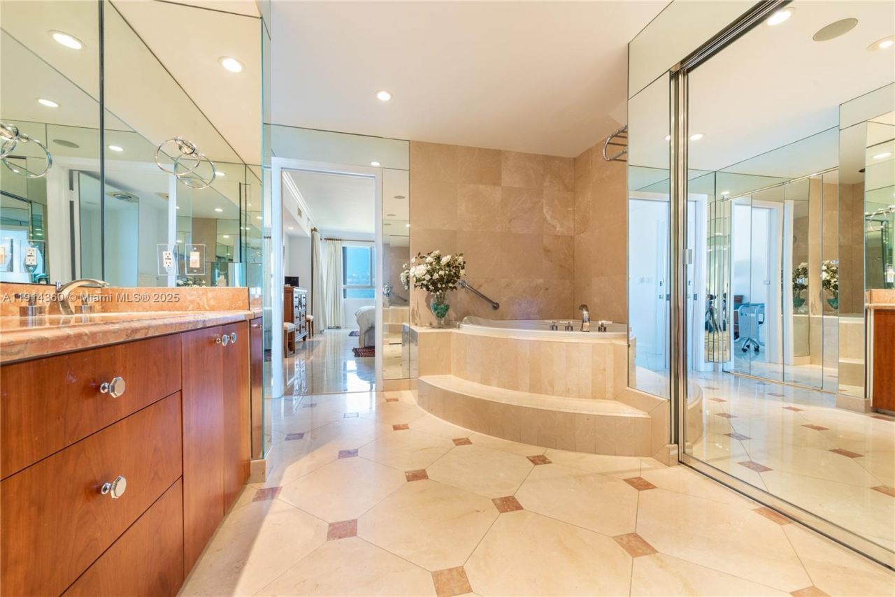 151 Crandon Blvd, Unit 1036, Key Biscayne, FL 33149 Photo