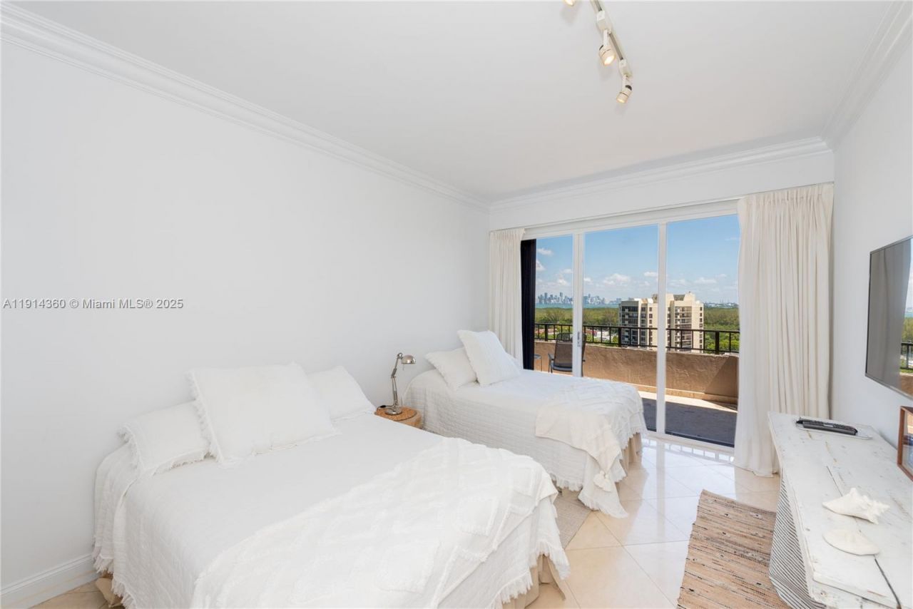 151 Crandon Blvd, Unit 1036, Key Biscayne, FL 33149 Photo