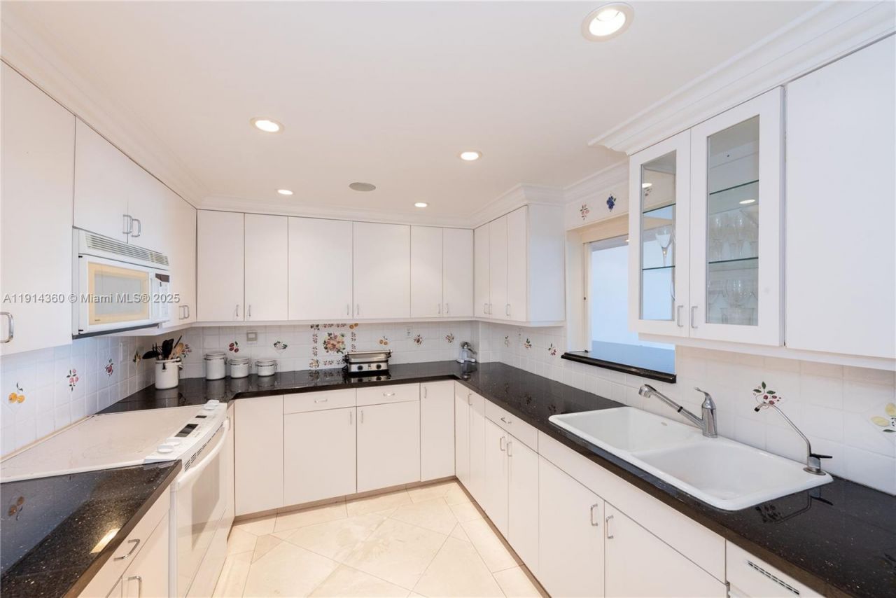 151 Crandon Blvd, Unit 1036, Key Biscayne, FL 33149 Photo