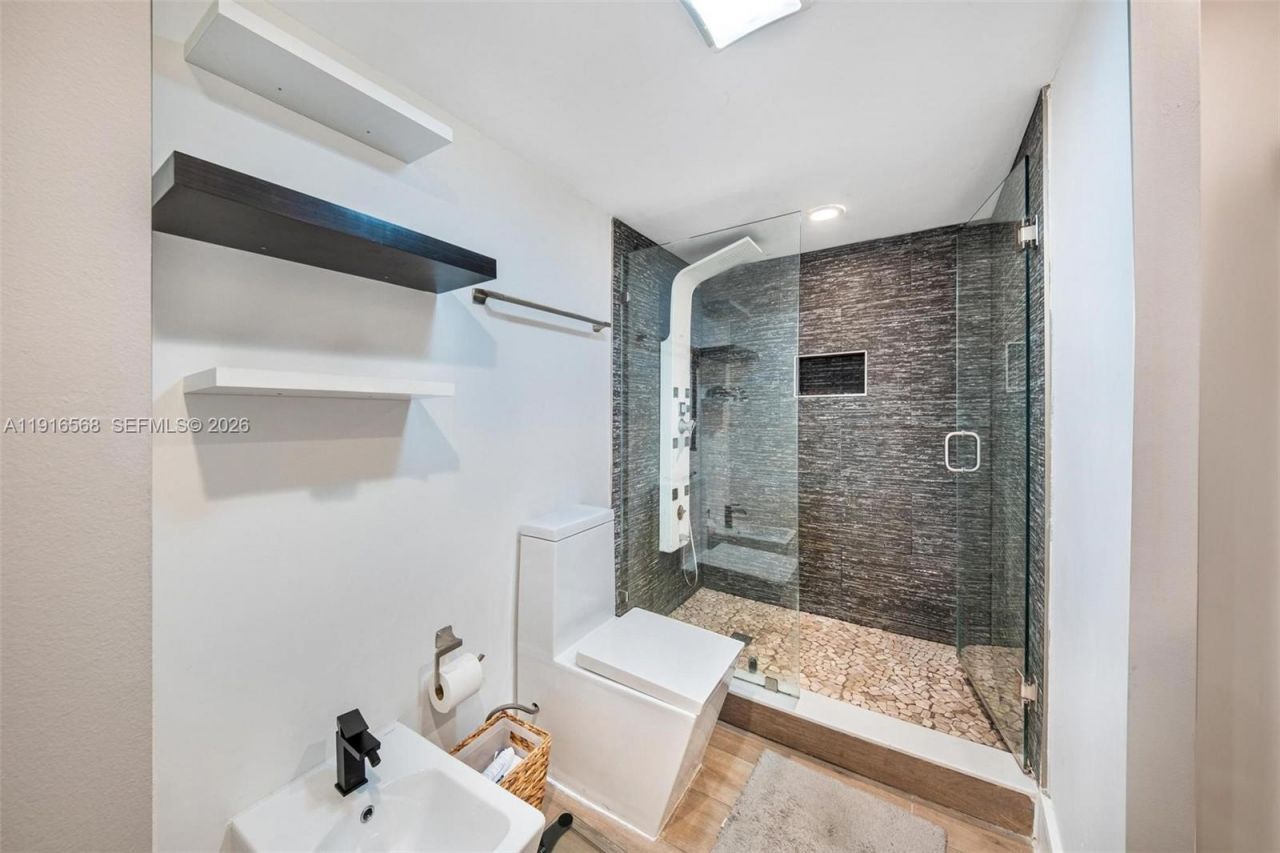 1541 Brickell Ave, Unit C406, Miami, FL 33129 Photo