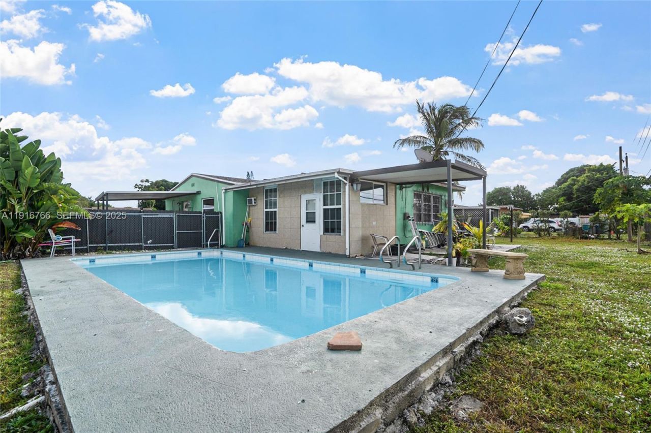 19740 NW 11th Ct, Miami Gardens, FL 33169 Photo