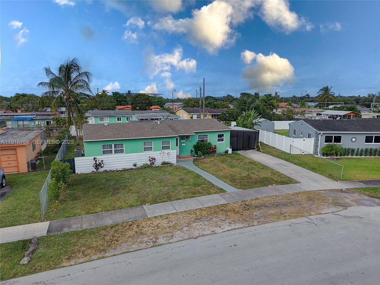 19740 NW 11th Ct, Miami Gardens, FL 33169 Photo