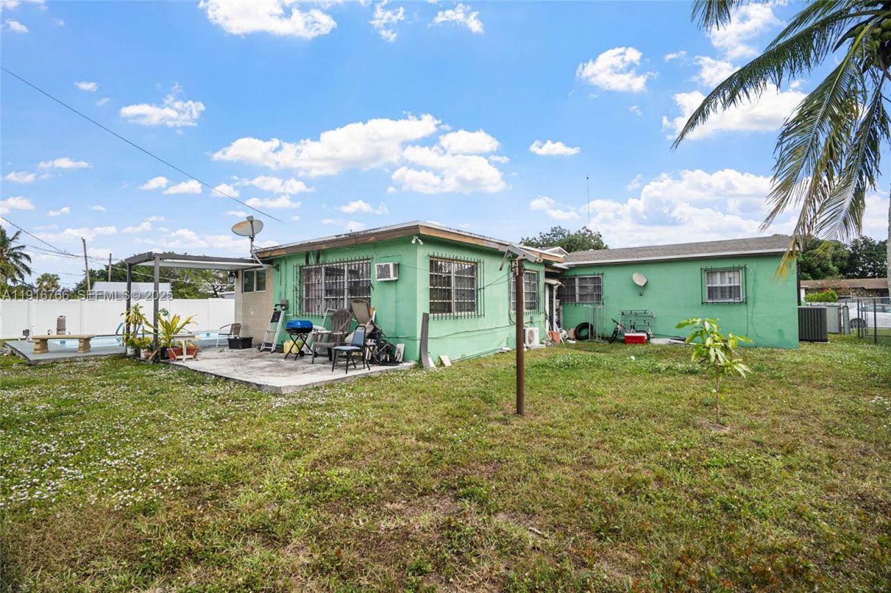 19740 NW 11th Ct, Miami Gardens, FL 33169 Photo