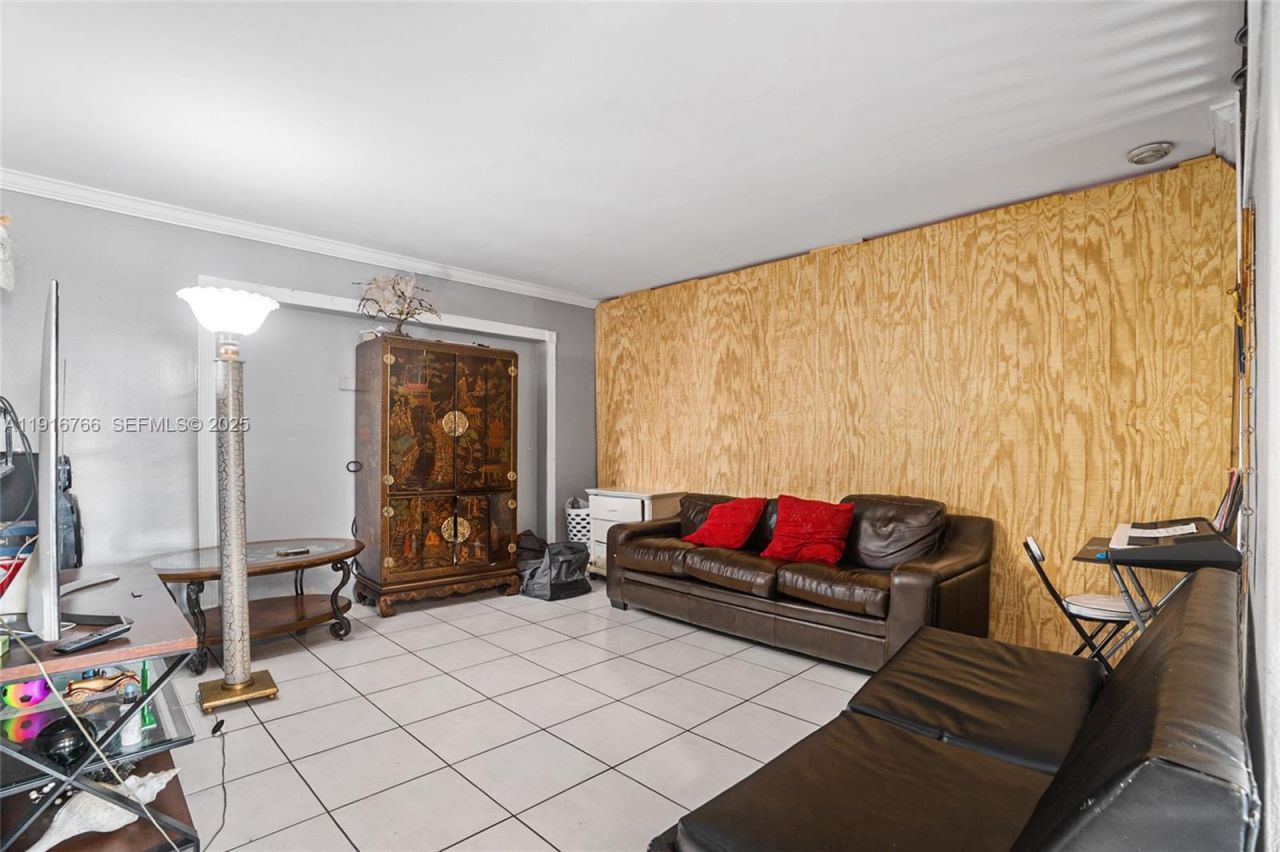 19740 NW 11th Ct, Miami Gardens, FL 33169 Photo