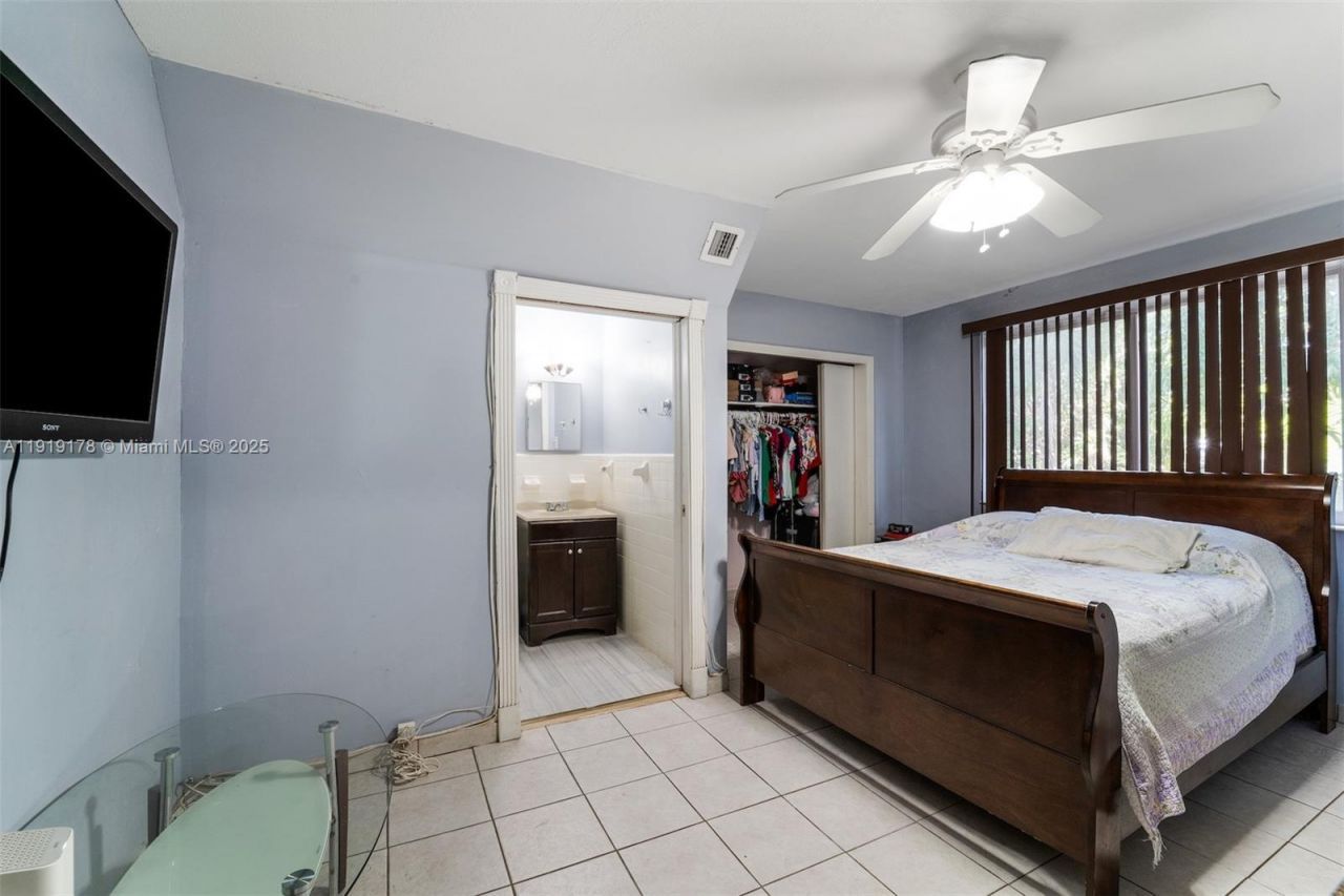 2840 NW 4th St, Miami, FL 33125 Photo