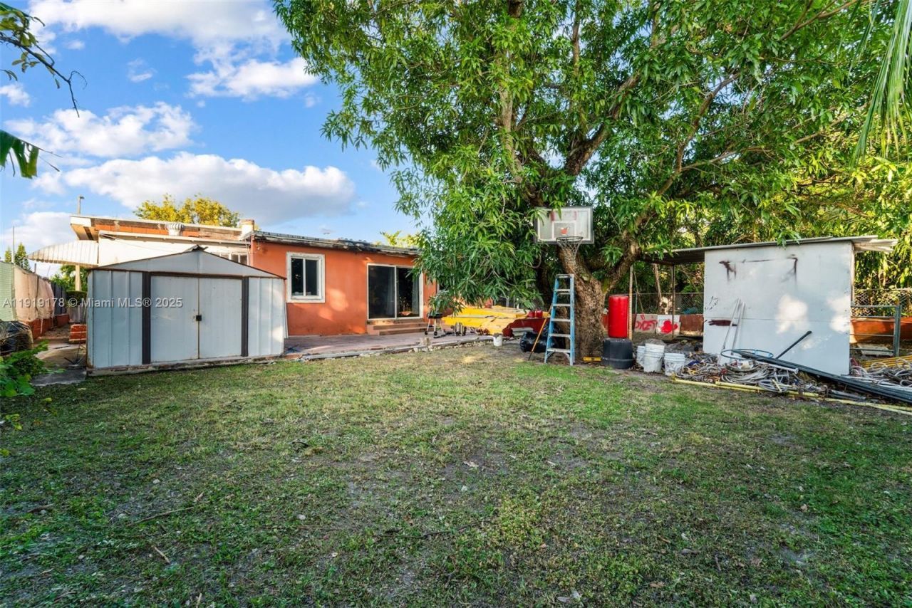 2840 NW 4th St, Miami, FL 33125 Photo