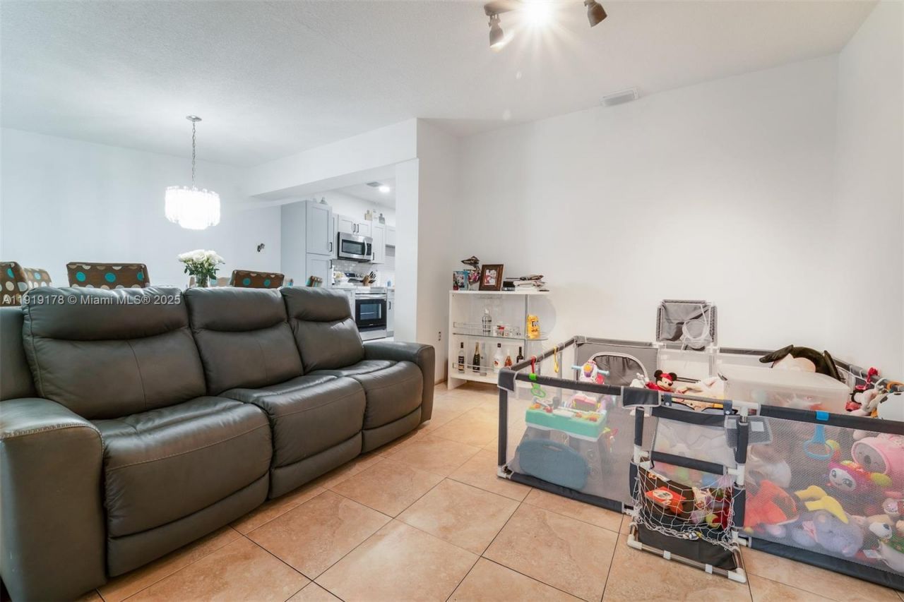 2840 NW 4th St, Miami, FL 33125 Photo