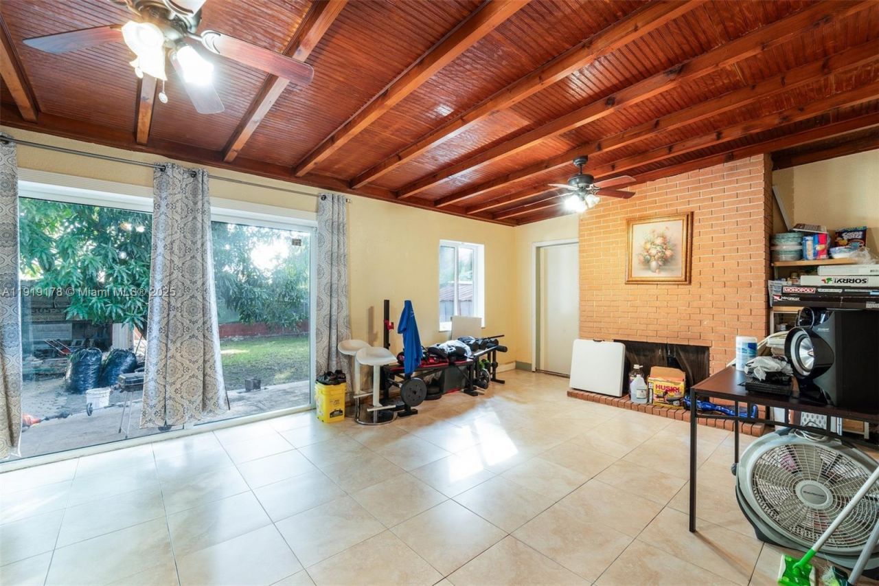 2840 NW 4th St, Miami, FL 33125 Photo