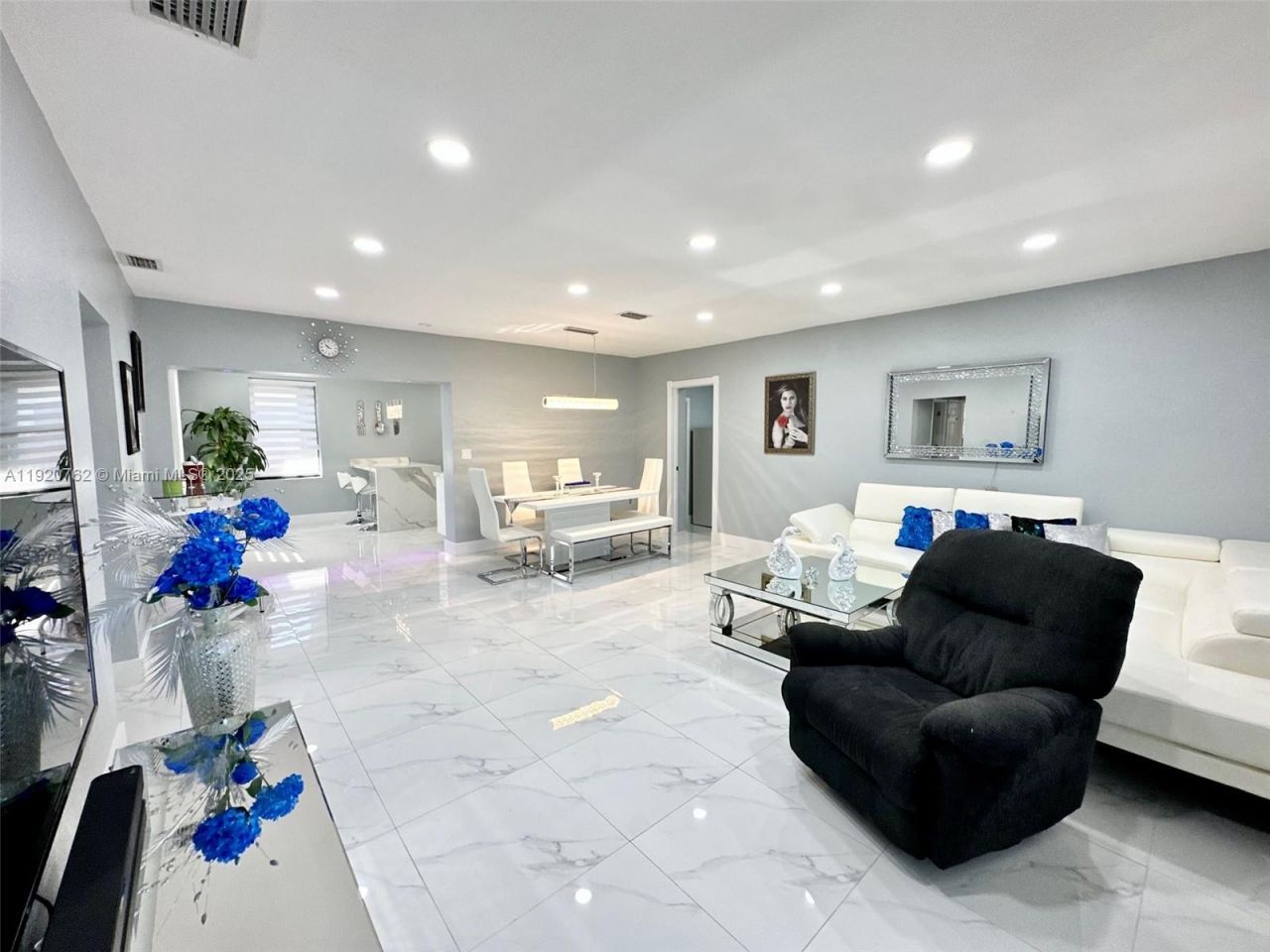 460 NE 169th St, North Miami Beach, FL 33162 Photo