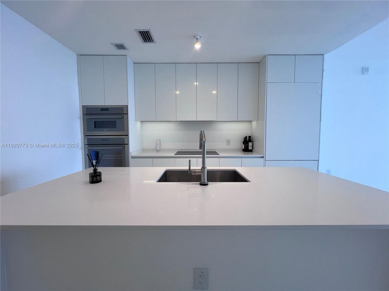 700 NE 24th St, Unit 1503, Miami, FL 33137 Photo