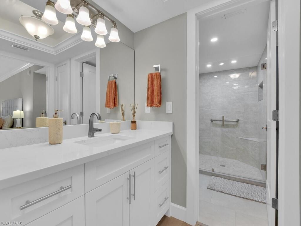 222 Harbour Dr, Unit 103, Naples, FL 34103 Photo