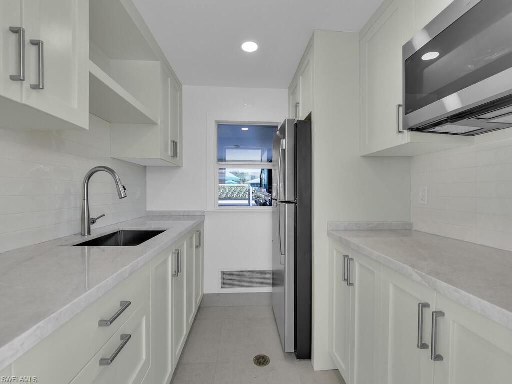 222 Harbour Dr, Unit 103, Naples, FL 34103 Photo