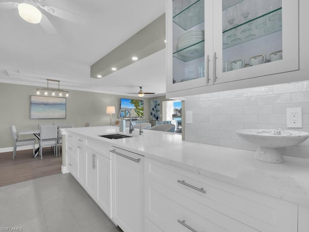 222 Harbour Dr, Unit 103, Naples, FL 34103 Photo