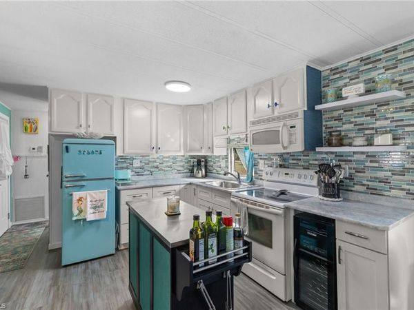 43 Enchanting BLVD, Unit E43, NAPLES, FL 34112
