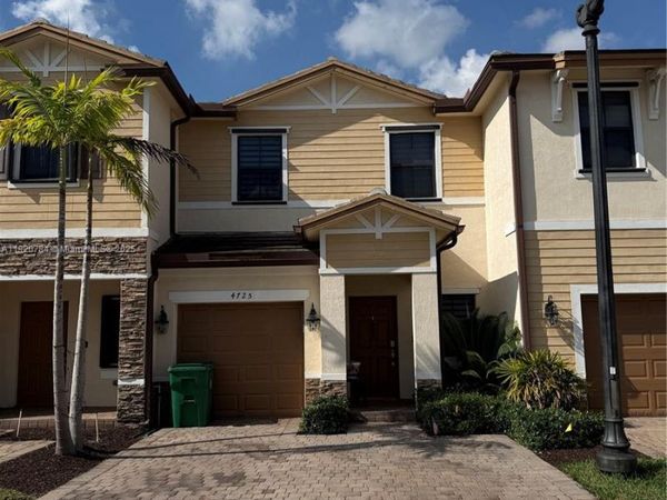 4725 Santa Cruz Way, Davie, FL 33314