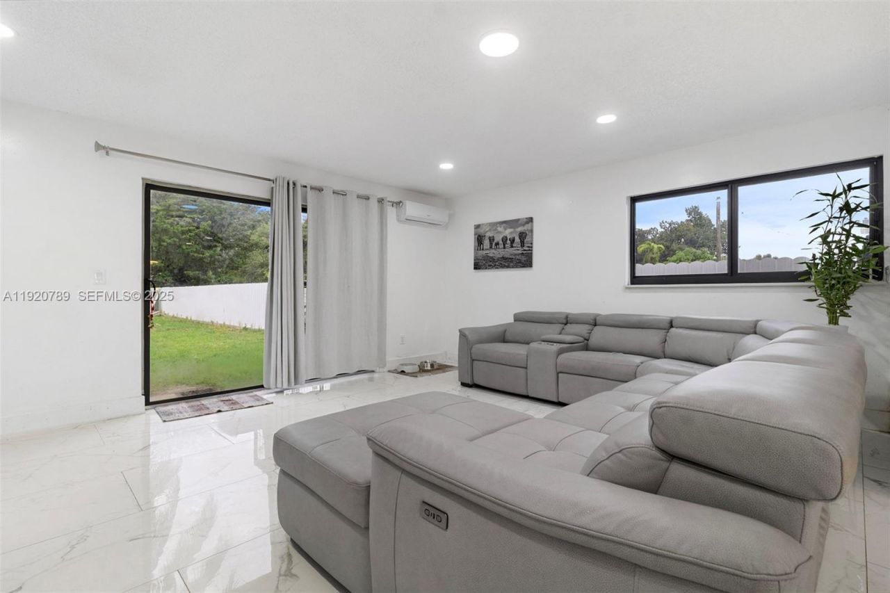 17580 NW 17th Ave, Miami Gardens, FL 33056 Photo