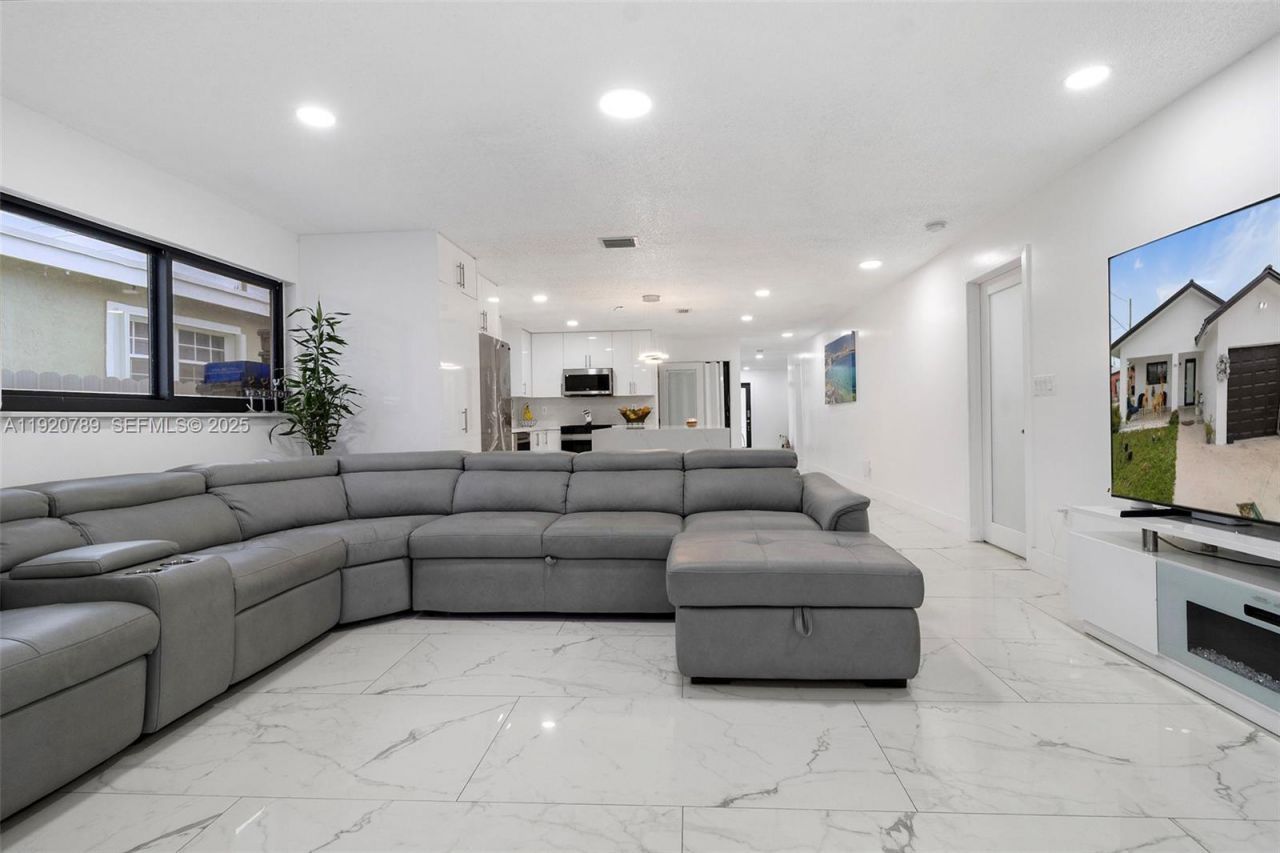 17580 NW 17th Ave, Miami Gardens, FL 33056 Photo