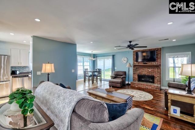 312 Southampton Drive Photo 6