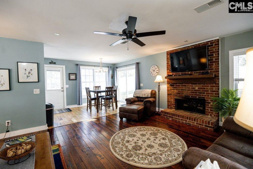 312 Southampton Drive Photo 6