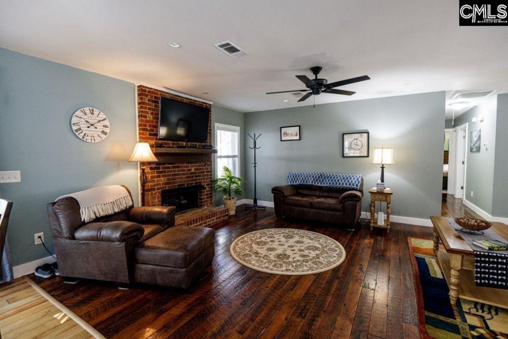 312 Southampton Drive Photo 7