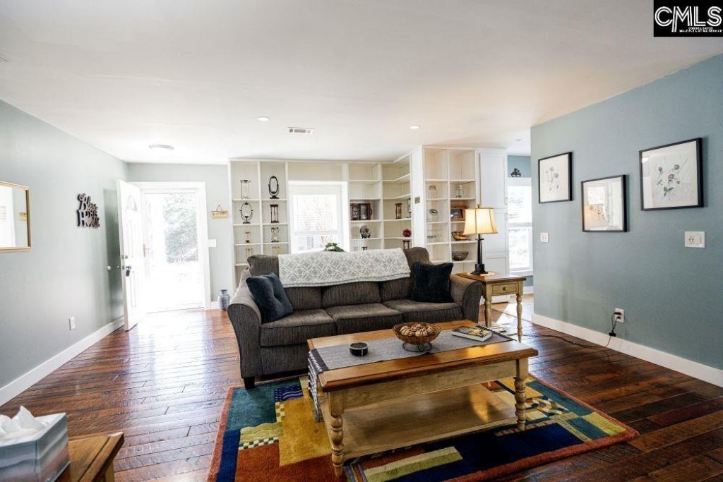 312 Southampton Drive Photo 8